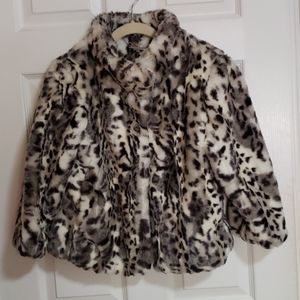 Short, faux fur jacket